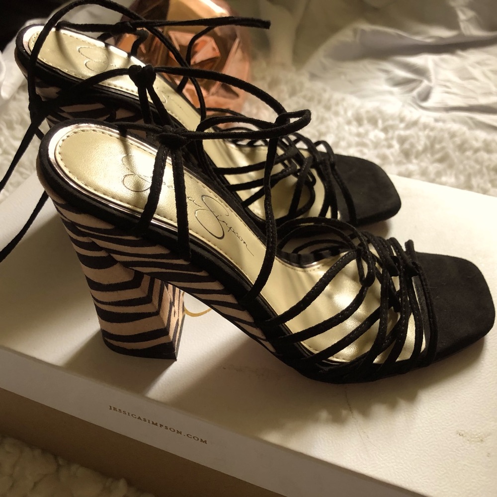 🦓Jessica Simpson Zebra Print Lace Up Heel Sandal